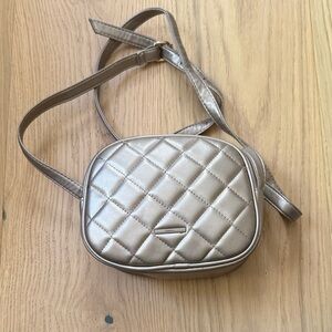 Elegant Quilted Crossbody Bag - Gold